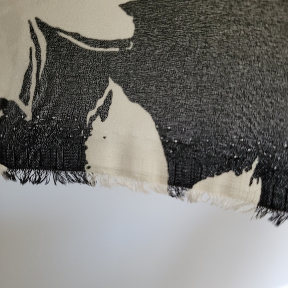 Black and White Floral Handmade High-Low Kimono one size no size - Picture 3 of 5